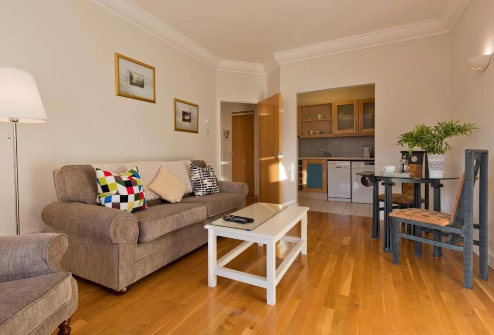 Luxury Apartment In D1 ダブリン エクステリア 写真
